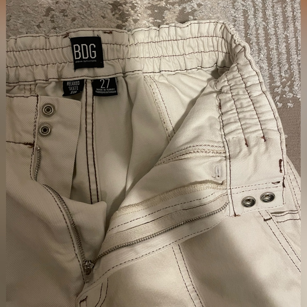 BDG Cream Cargo Joggers - Picture 3 of 3